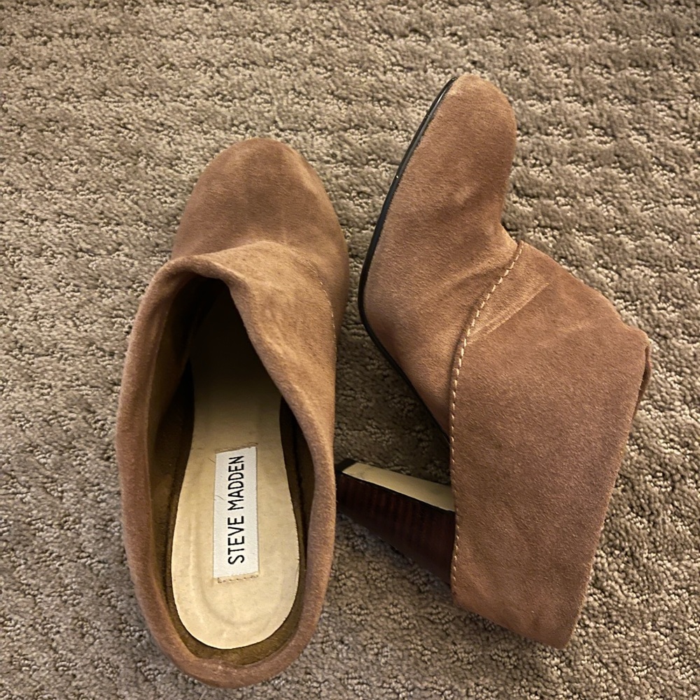 Steve Madden suede mules